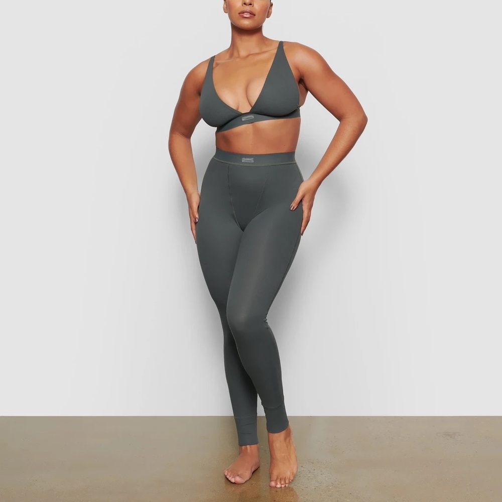ON HOLD- NWT SKIMS Cotton Rib Leggings Size S.